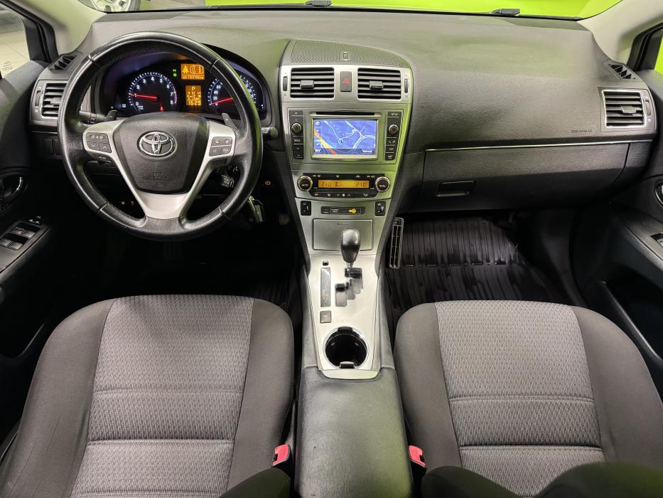Toyota Avensis 2012