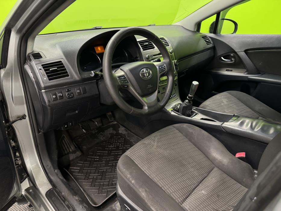 Toyota Avensis 2010