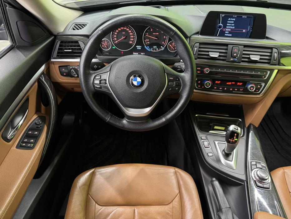 BMW 320 Gran Turismo 2013