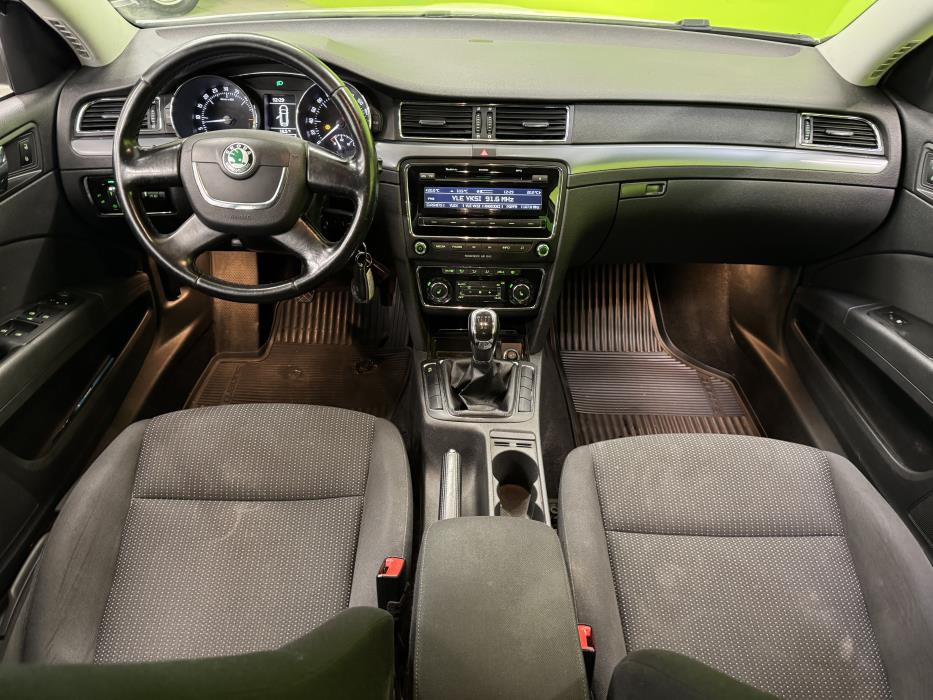 Skoda Superb 2011