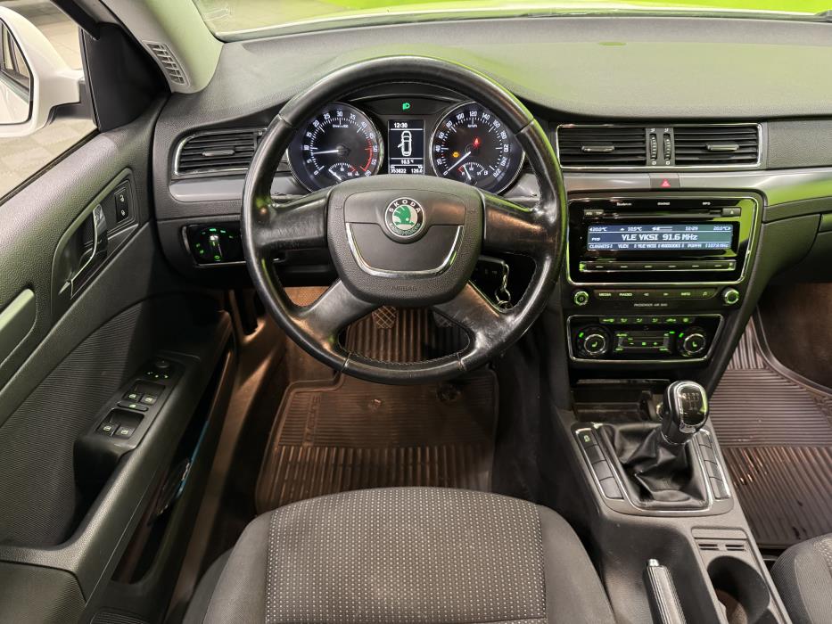 Skoda Superb 2011