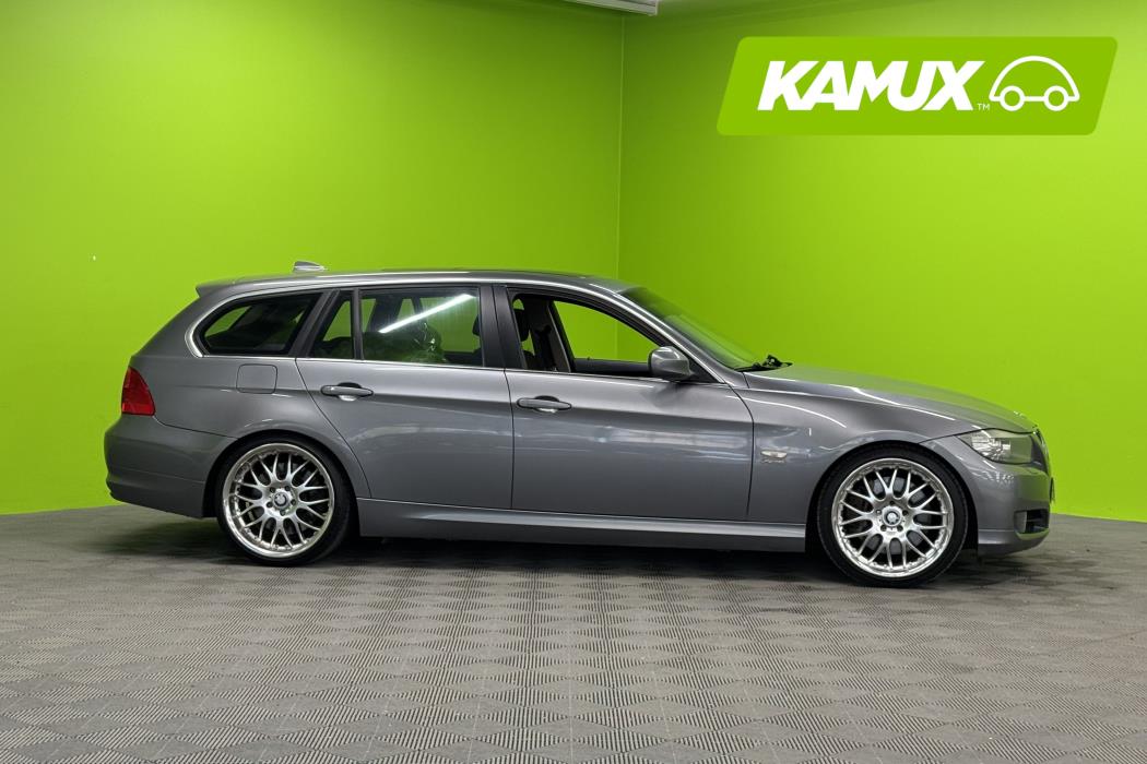 BMW 330 2009
