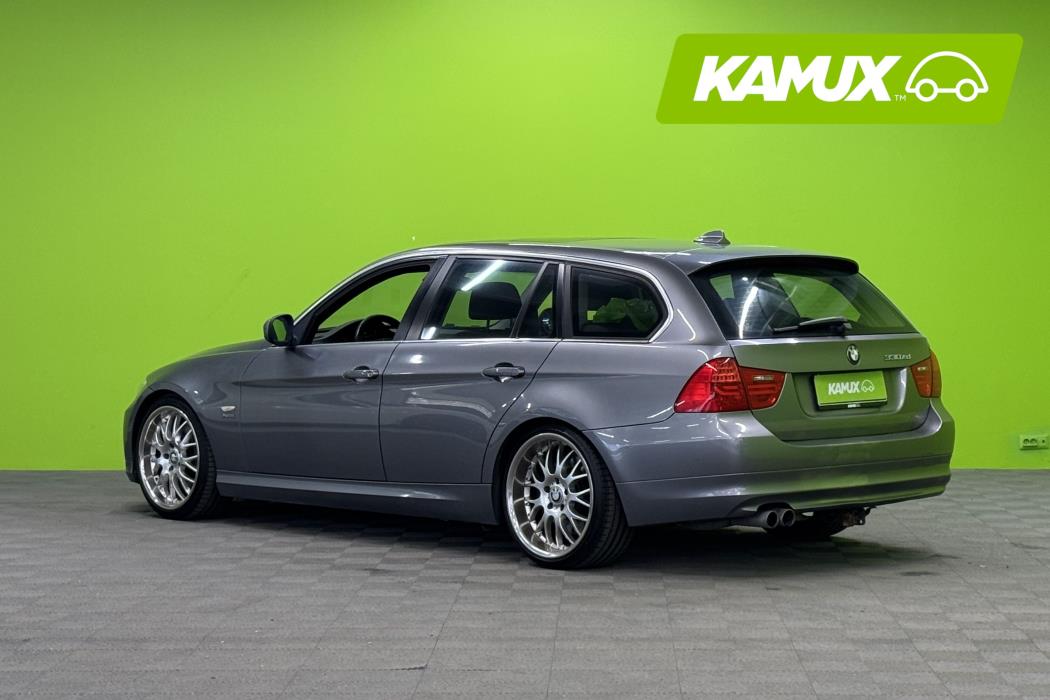 BMW 330 2009