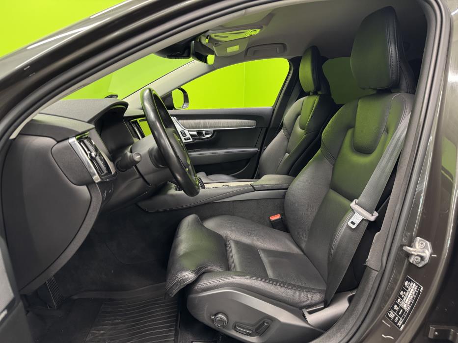 Volvo V90 Cross Country 2021