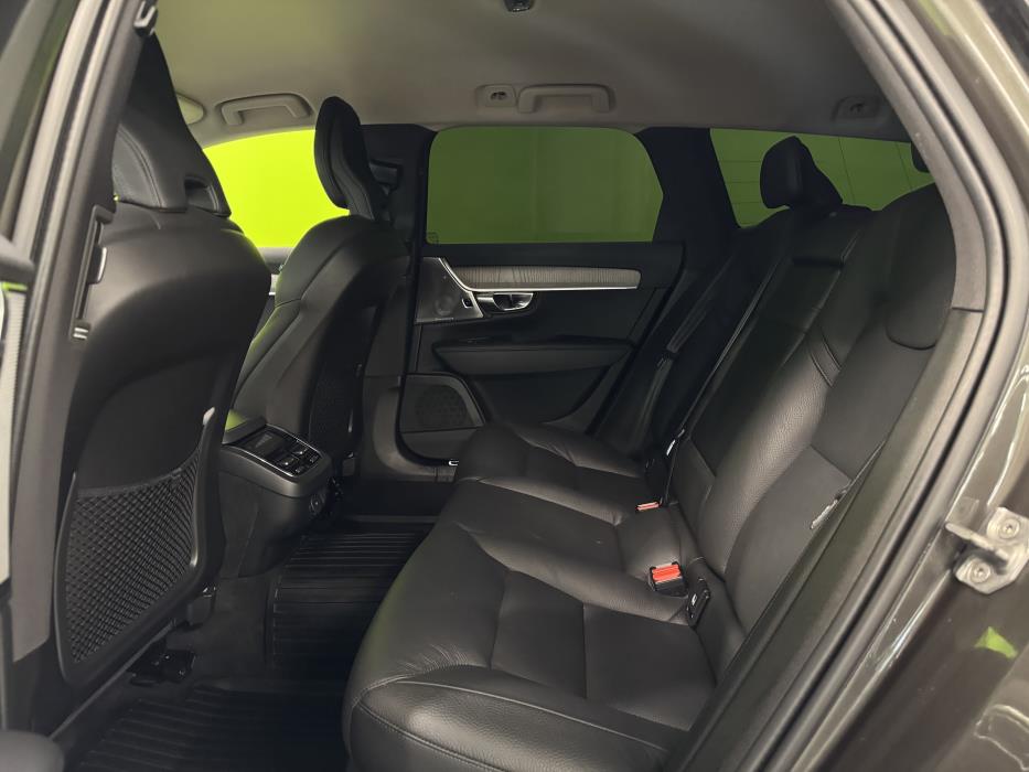 Volvo V90 Cross Country 2021