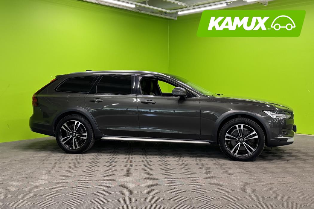 Volvo V90 Cross Country 2021