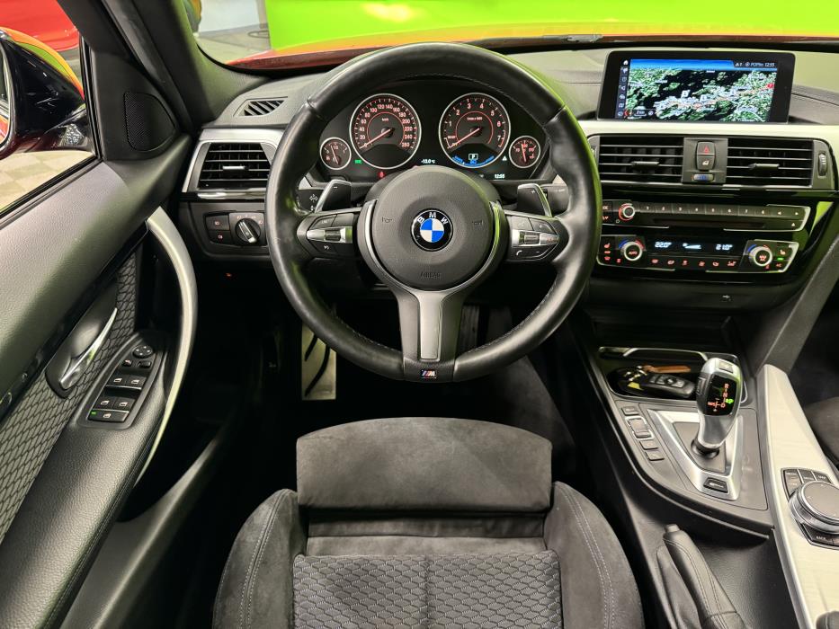 BMW 330 2018