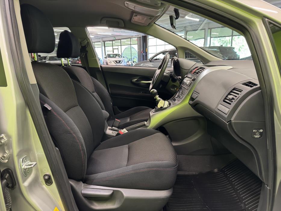 Toyota Auris 2012