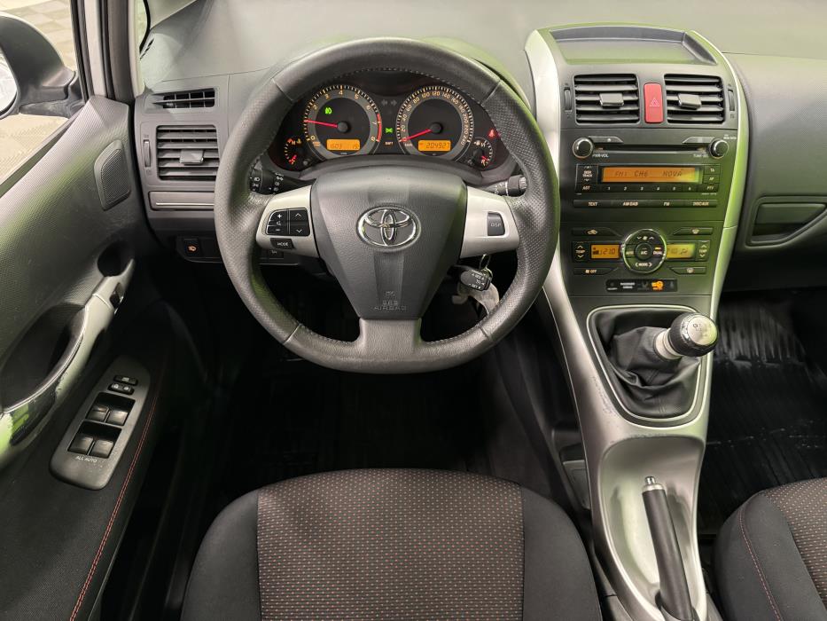 Toyota Auris 2012