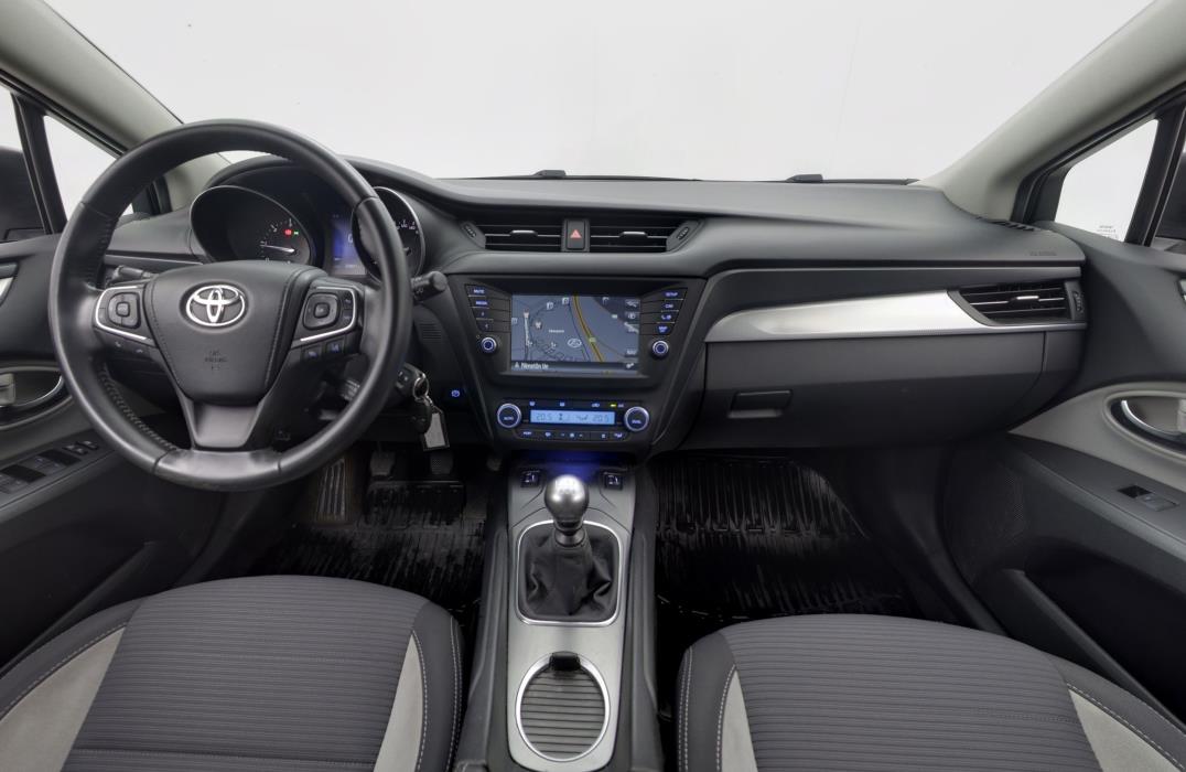 Toyota Avensis 2016