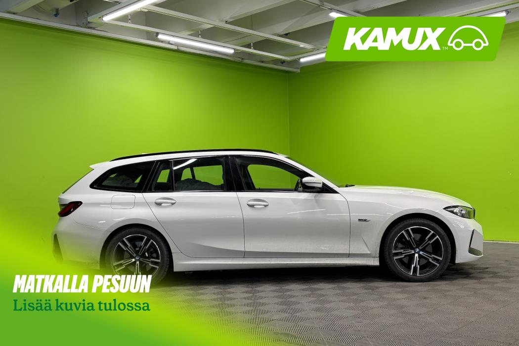BMW 330 2023