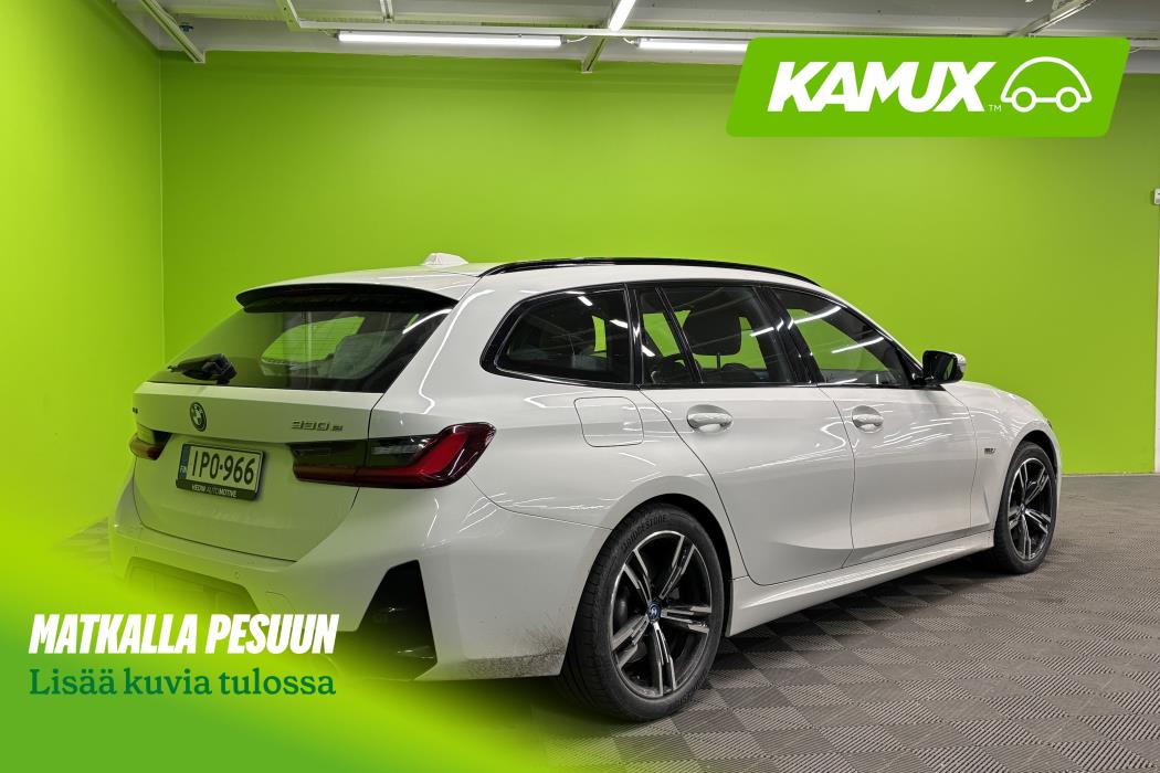 BMW 330 2023