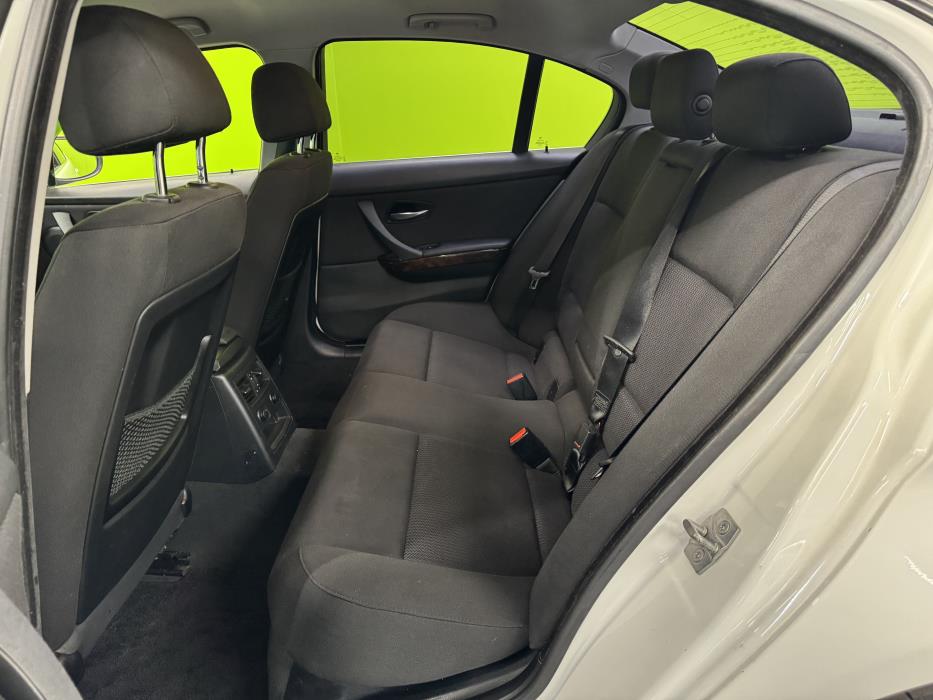BMW 325 2009
