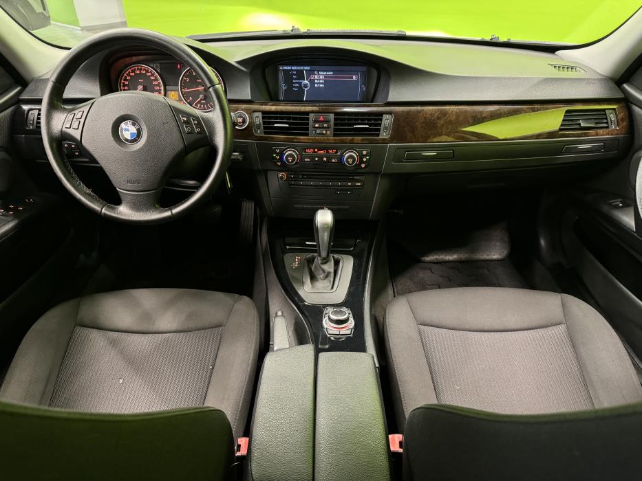 BMW 325 2009