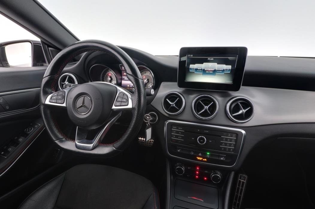 Mercedes-Benz CLA 2015