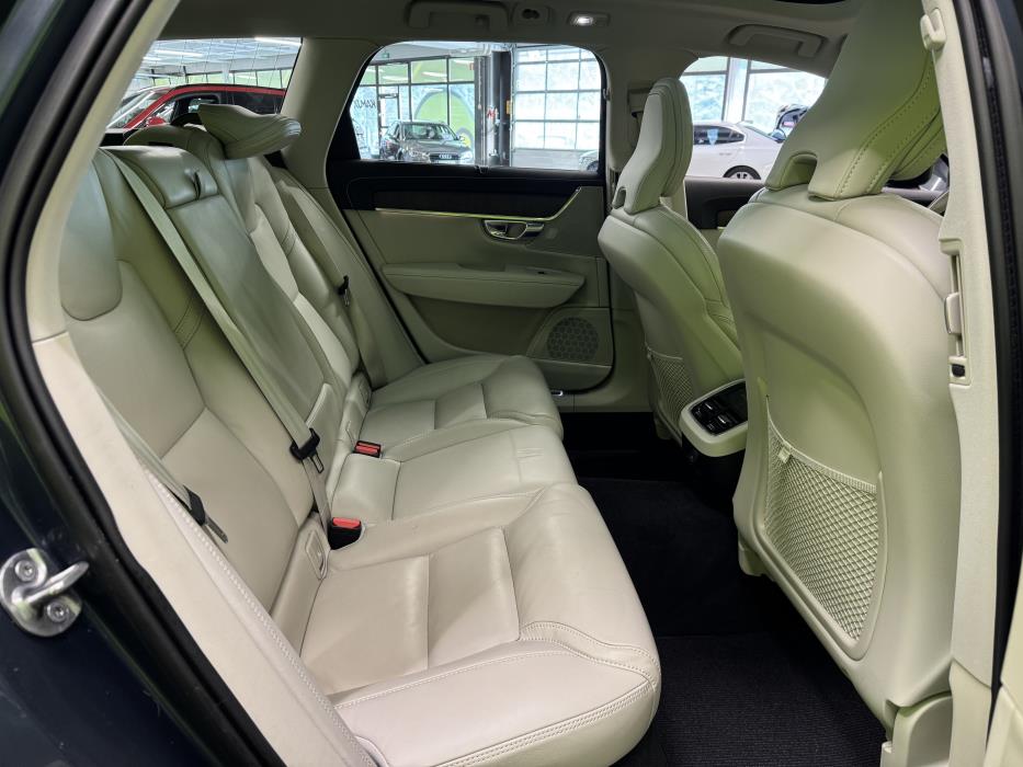 Volvo V90 Cross Country 2022
