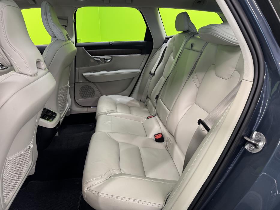 Volvo V90 Cross Country 2022