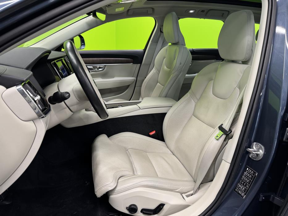 Volvo V90 Cross Country 2022