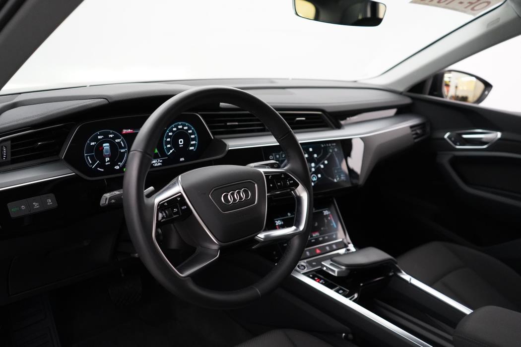 Audi e-tron 2023