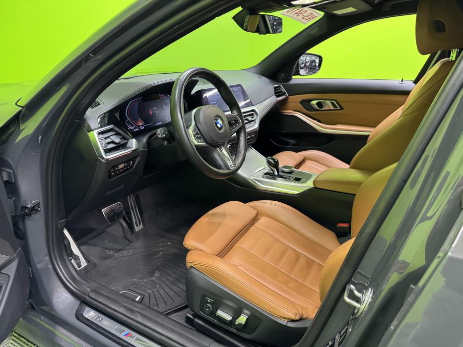 BMW 330 2019