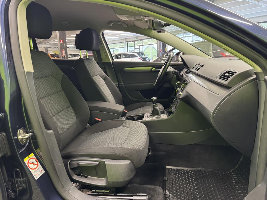 Volkswagen Passat 2011