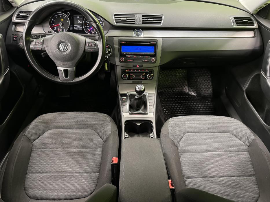 Volkswagen Passat 2011