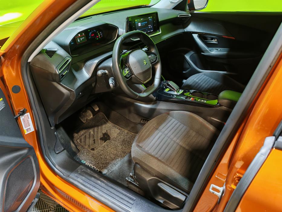 Peugeot e-2008 2021