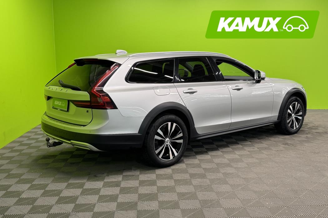 Volvo V90 Cross Country 2021