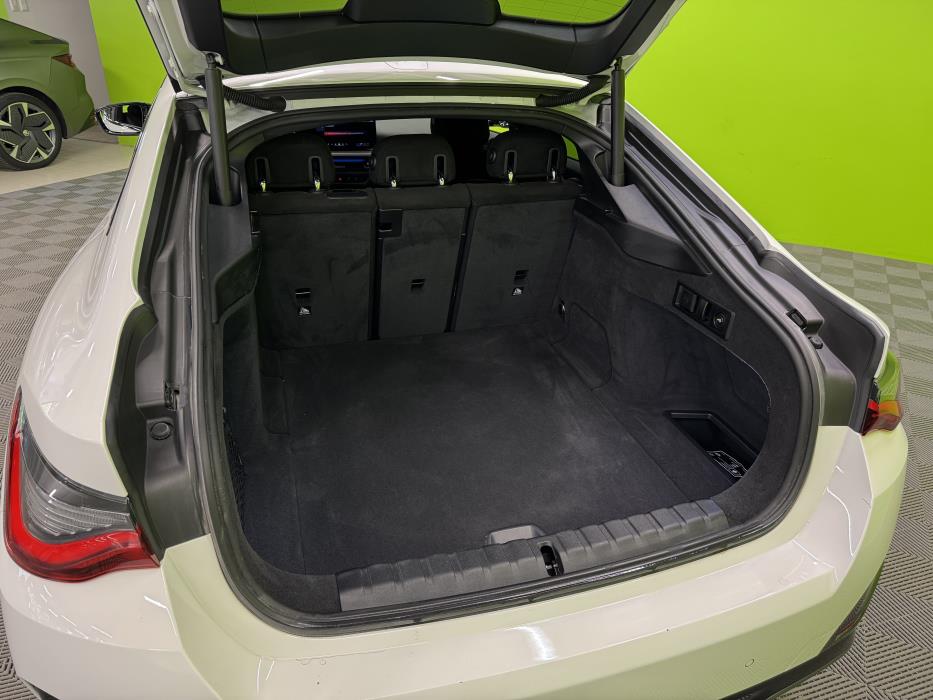BMW i4 2025