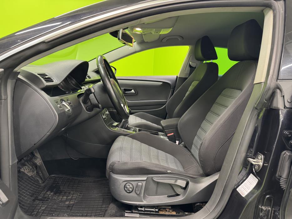 Volkswagen Passat CC 2011