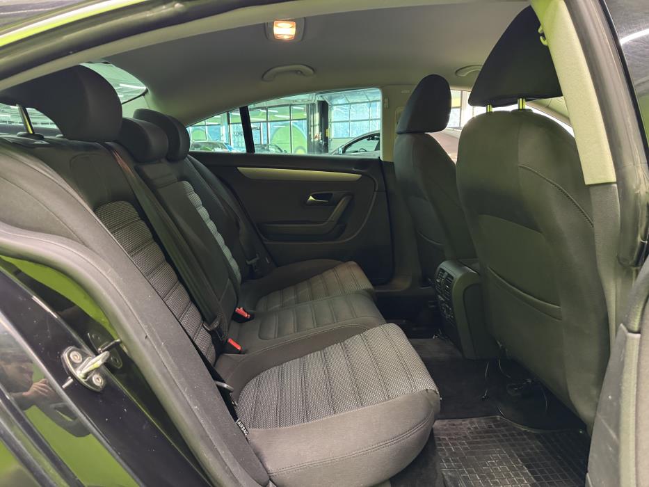 Volkswagen Passat CC 2011