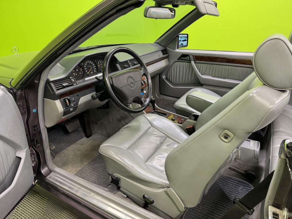 Mercedes-Benz E 1993