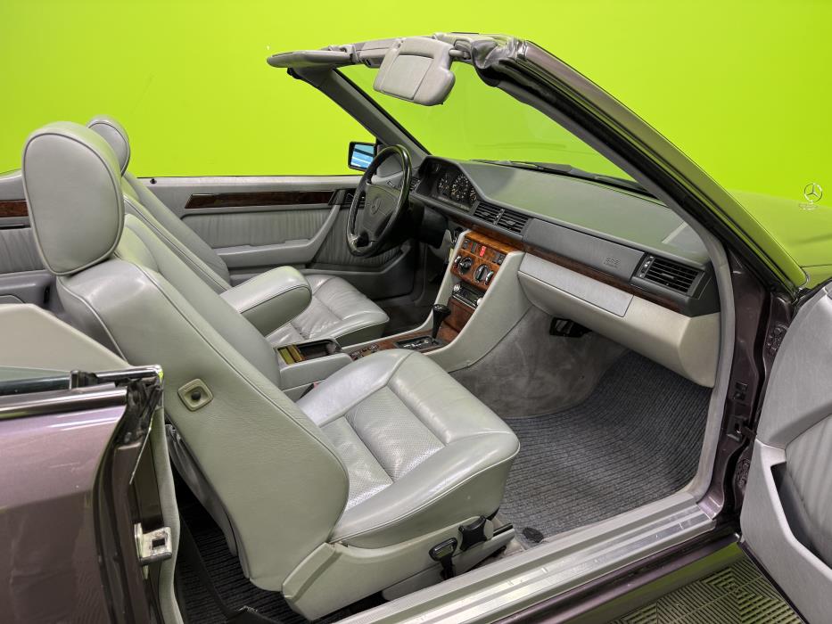 Mercedes-Benz E 1993