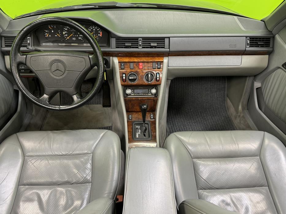 Mercedes-Benz E 1993