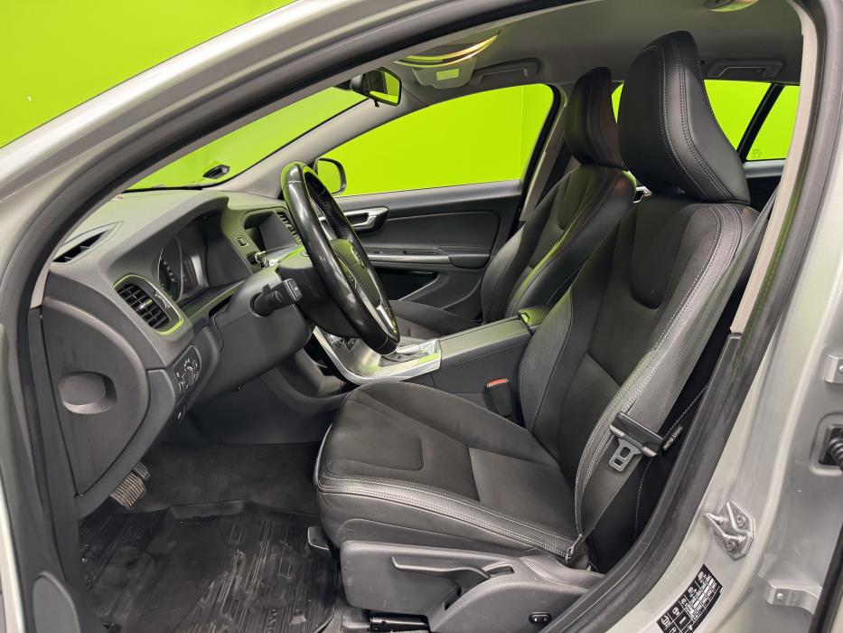 Volvo V60 2015