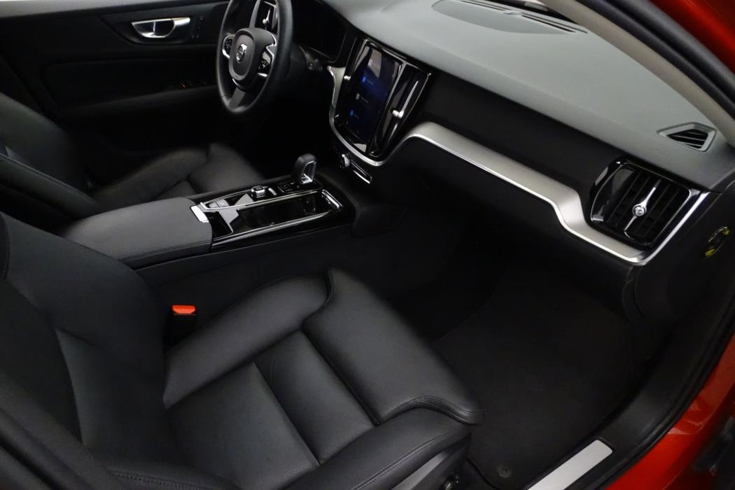 Volvo V60 2023