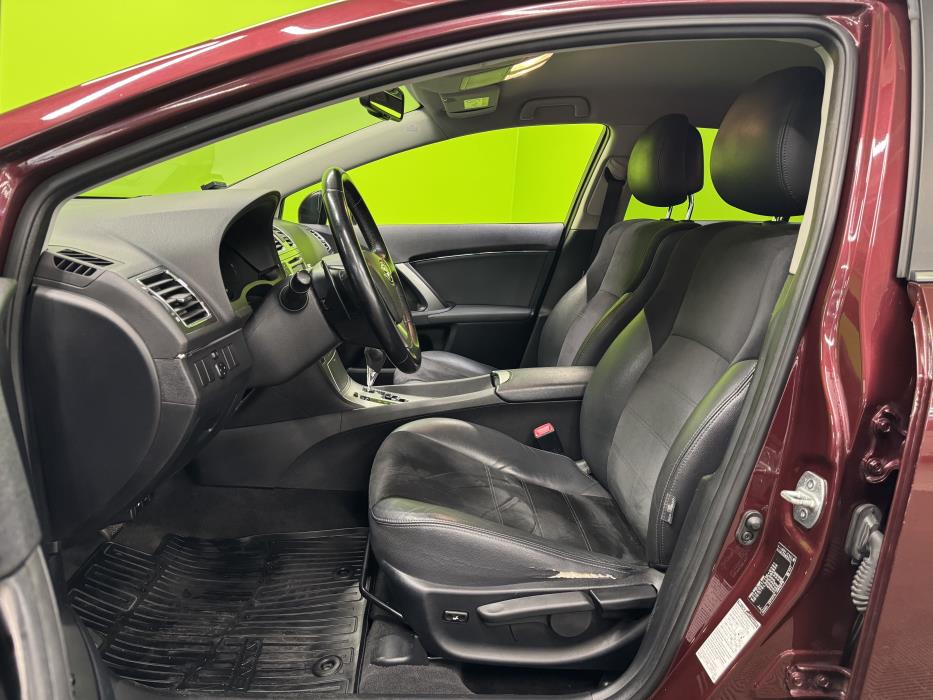 Toyota Avensis 2013