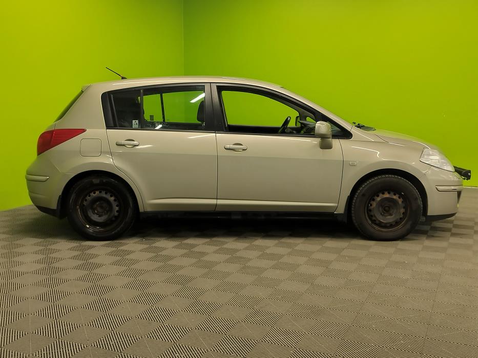 Nissan Tiida 2009