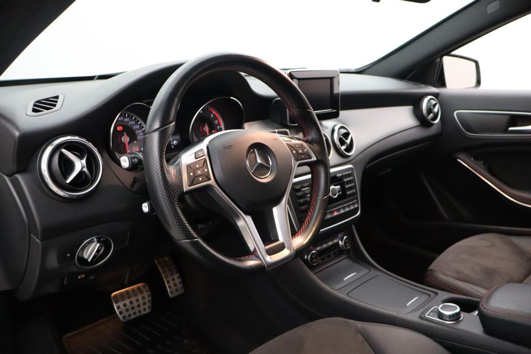 Mercedes-Benz GLA 2015