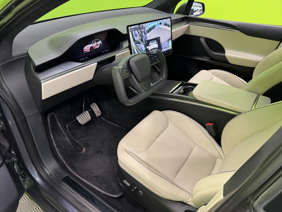 Tesla Model X 2023