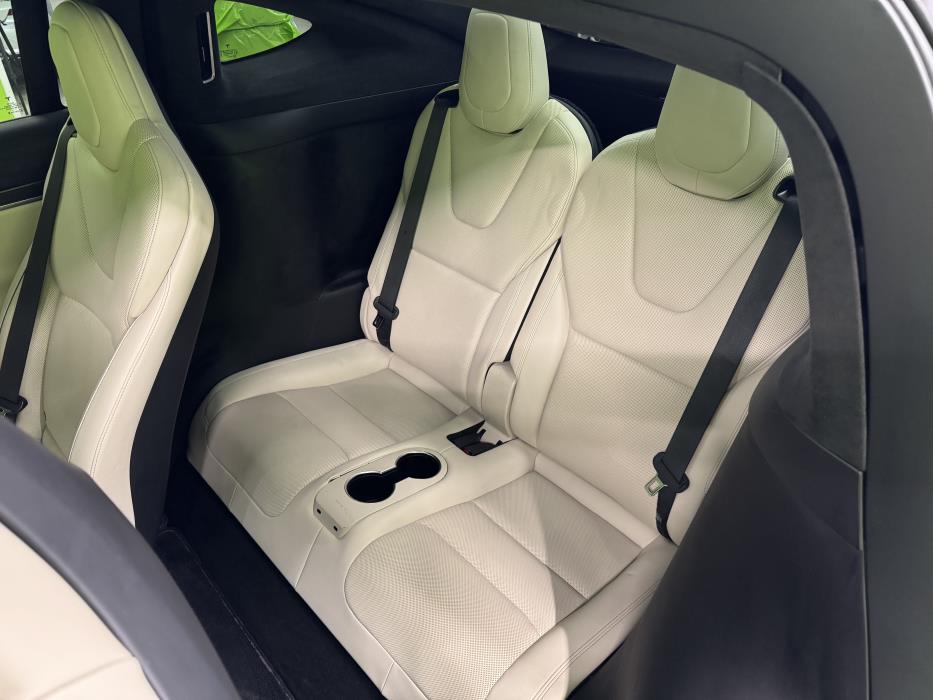 Tesla Model X 2023