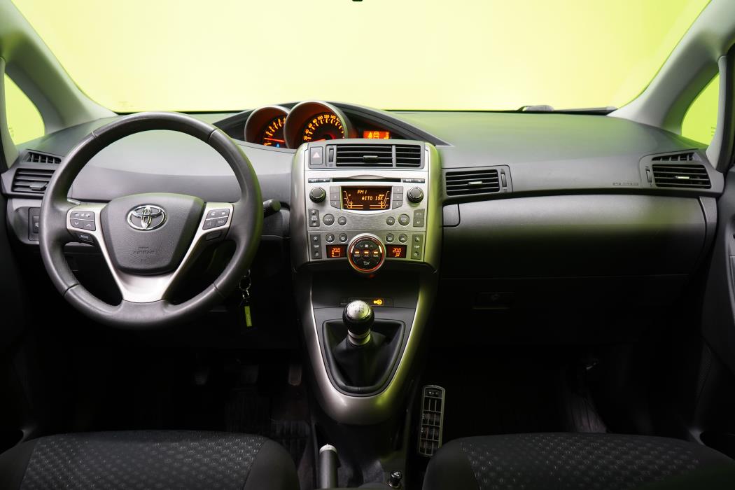 Toyota Verso 2010