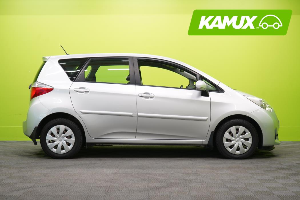 Toyota Verso-S 2012