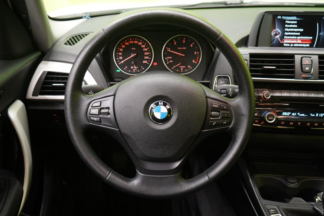 BMW 118 2016