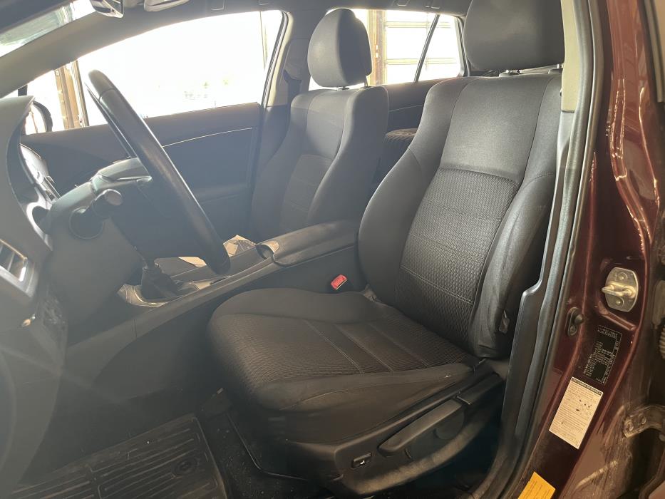 Toyota Avensis 2012