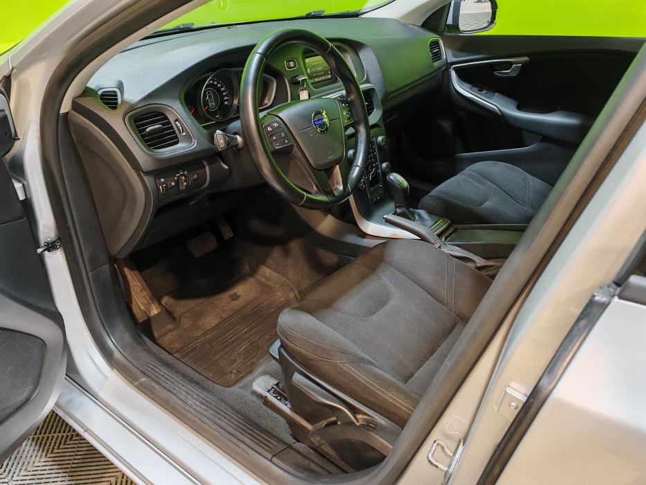 Volvo V40 2014