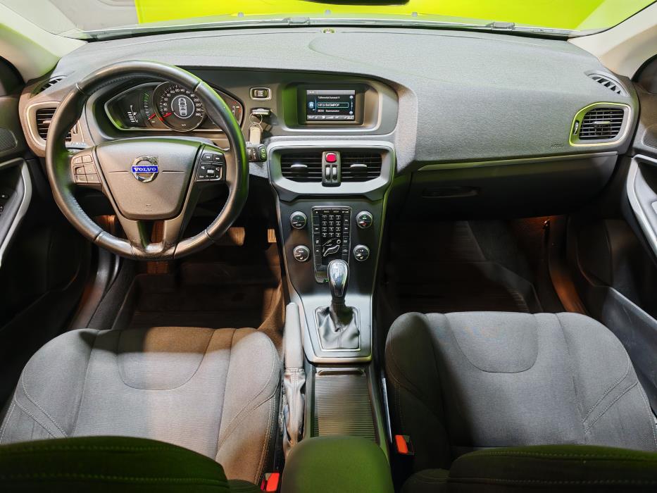 Volvo V40 2014