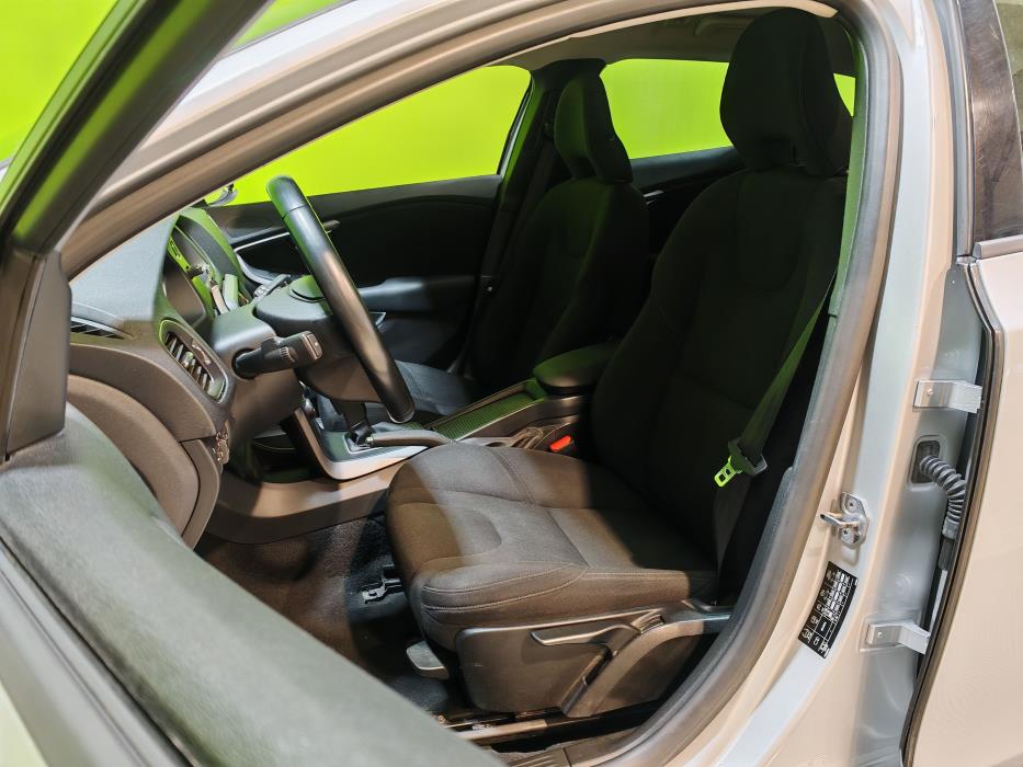 Volvo V40 2014