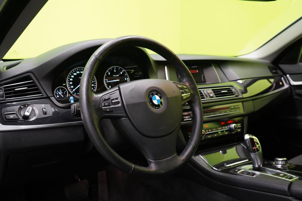 BMW 518 2015
