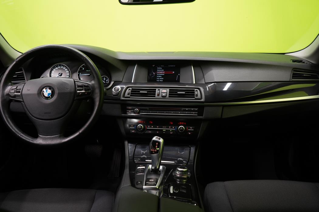 BMW 518 2015